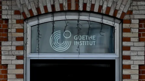 Rusya, Alman Başkonsolosluğunu ve Goethe Enstitüsünün merkezlerini kapatma kararı aldı