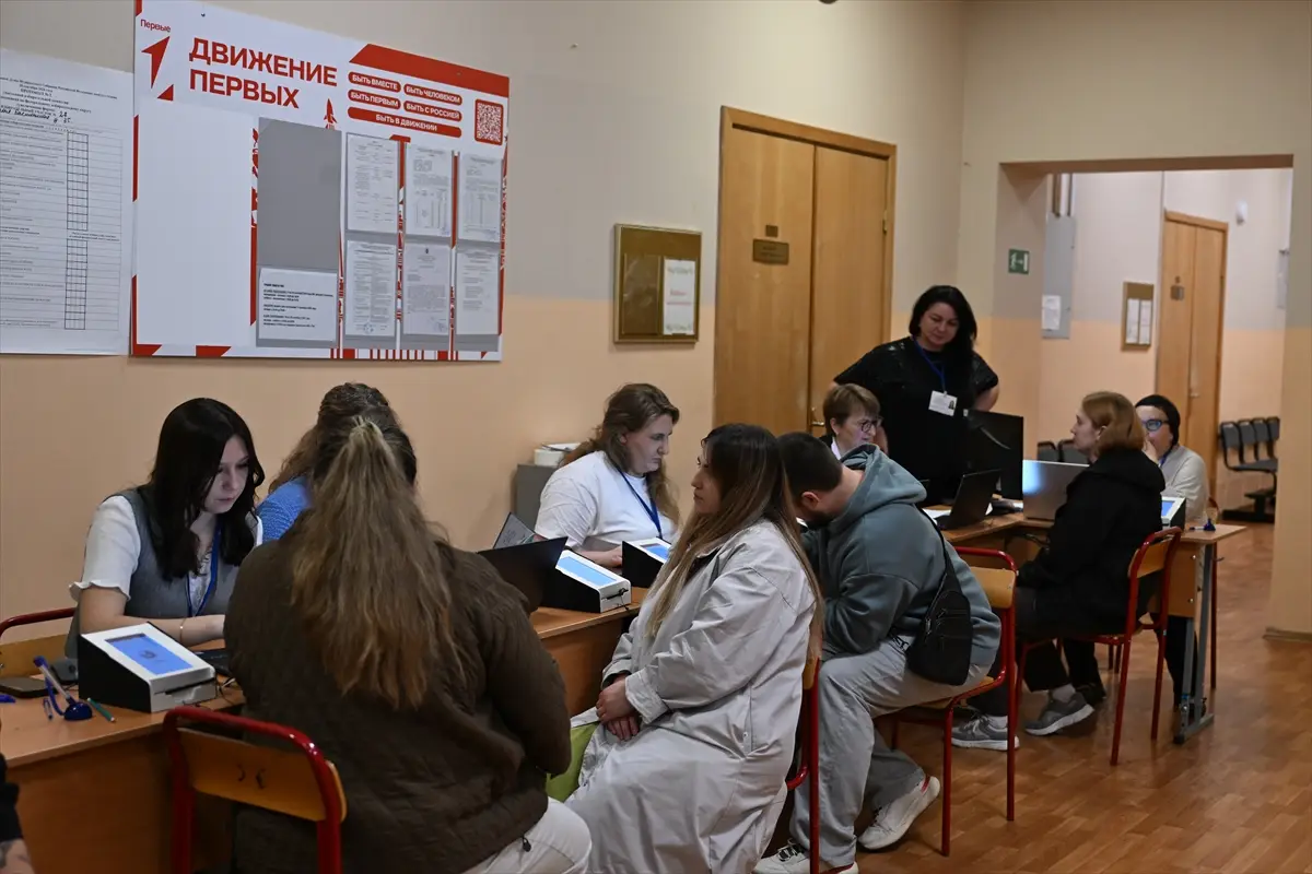 rusya-devlet-dumasi-secimlerinde-oy-verme-islemi-aa-2026-09-18-08