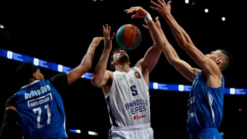 Zenit St. Petersburg – Anadolu Efes