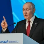 Putin, Rusya’ya doğrudan saldırıda tüm silahların kullanılmasının gündeme geleceğini belirtti