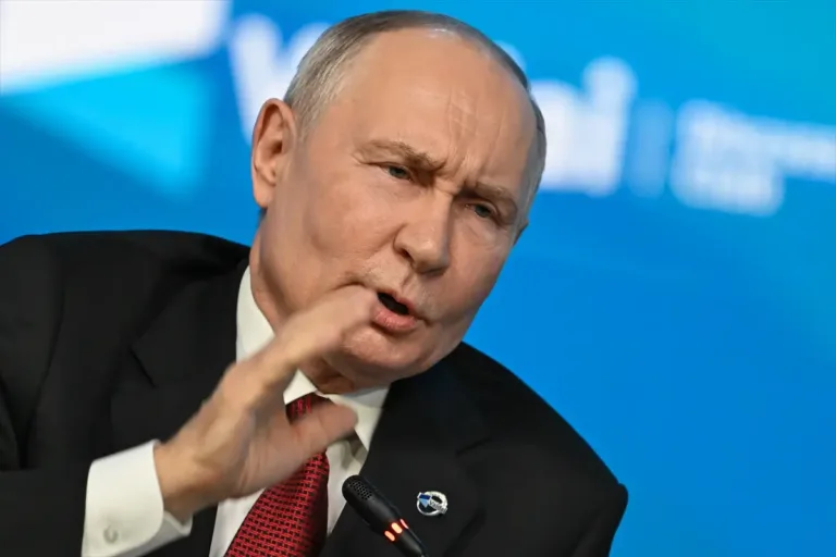 Putin, beş şirketin Rusya’daki varlıklarını geçici yönetime devretti
