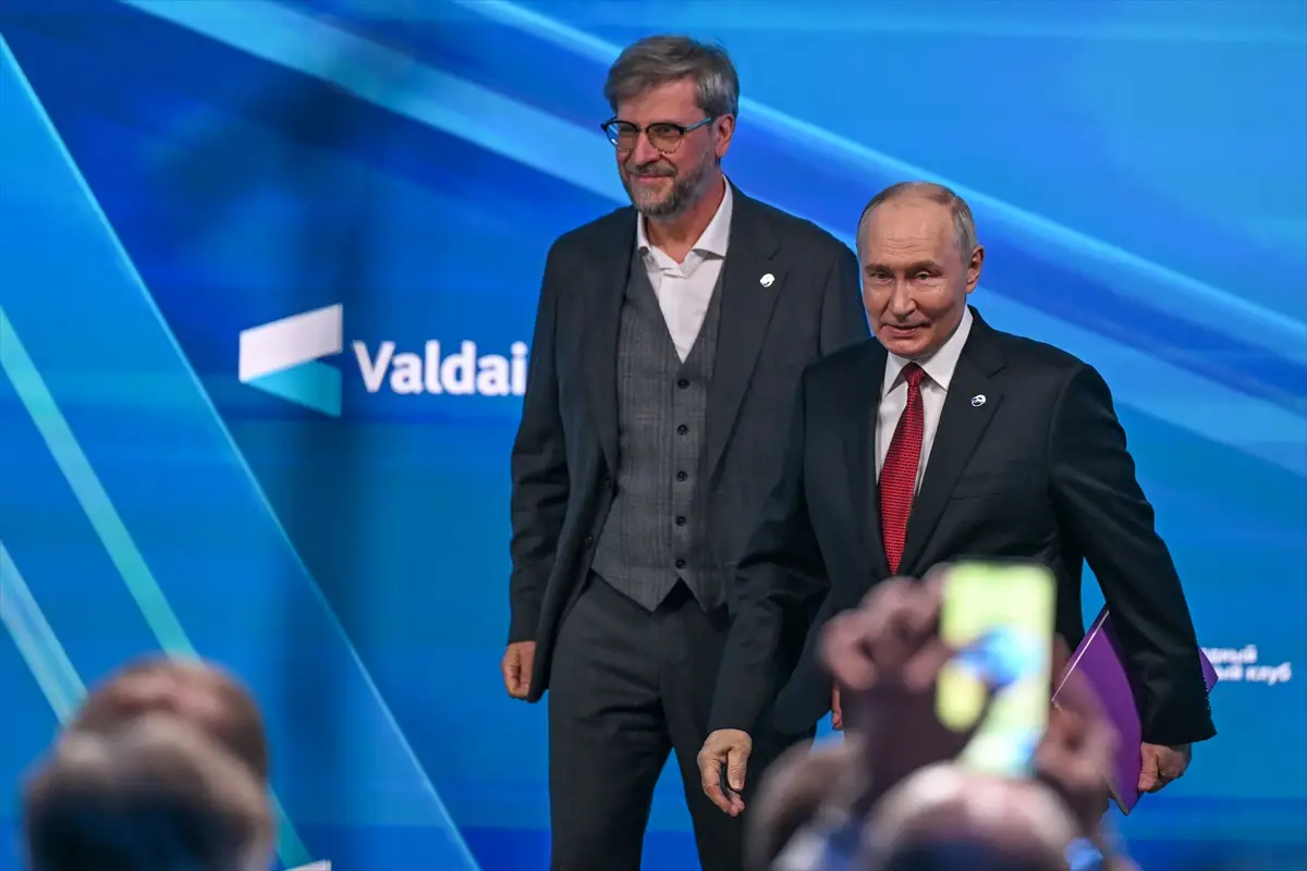 Putin, Rusya'ya doğrudan saldırıda tüm silahların kullanılmasının gündeme geleceğini belirtti