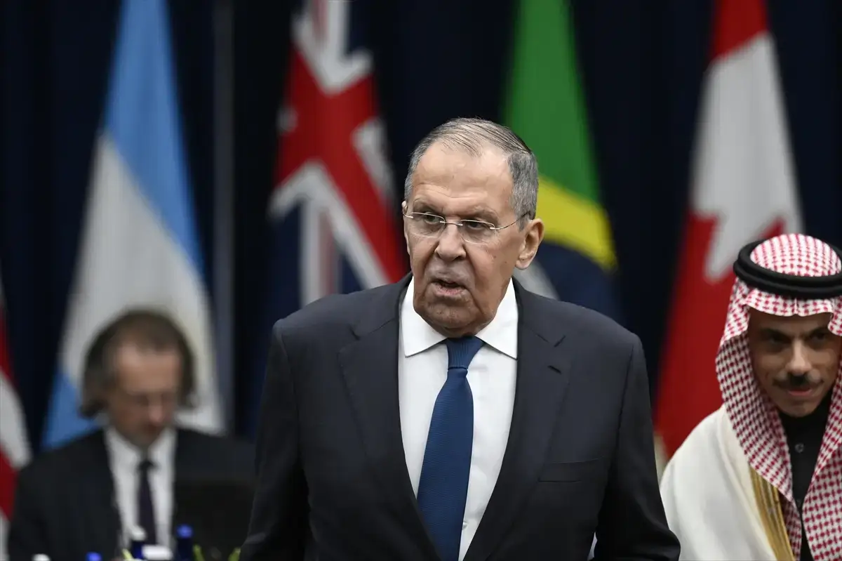 Lavrov: Zelenskiy Moskova’ya gelirse güvenliğini garanti edeceğiz
