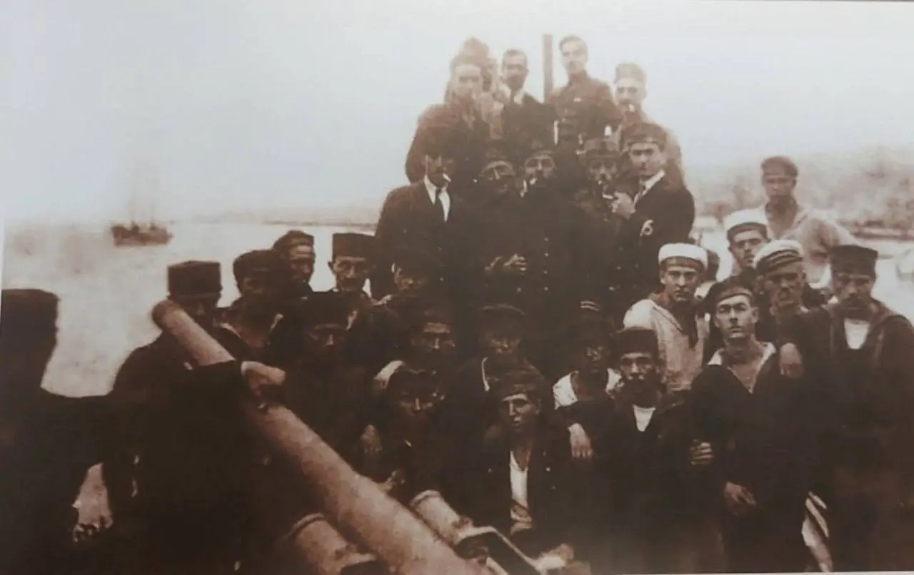 Rusya'nın Ankara Büyükelçiliğinden 9 Ekim 1921 paylaşımı: Türkiye'ye iki hücum botu hibe ettik