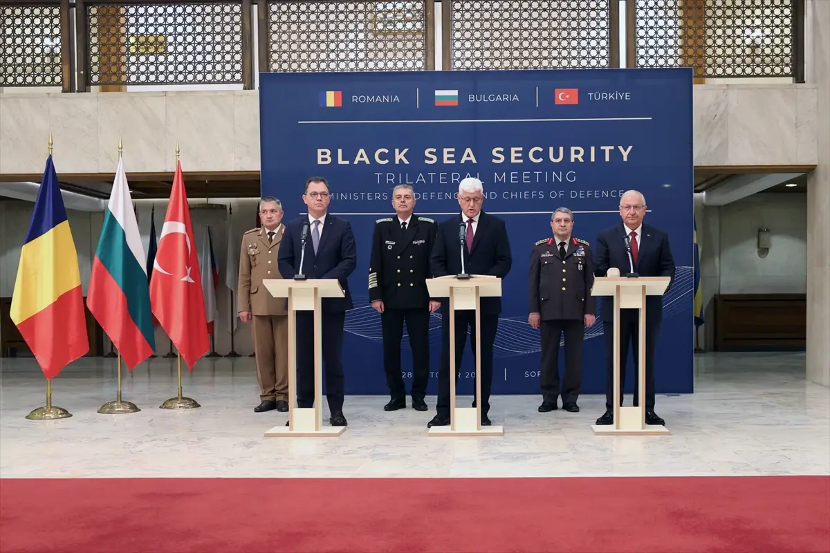 Ankara'dan Karadeniz uyarısı: Türk gemilerine saldırı olursa karşılık verebiliriz