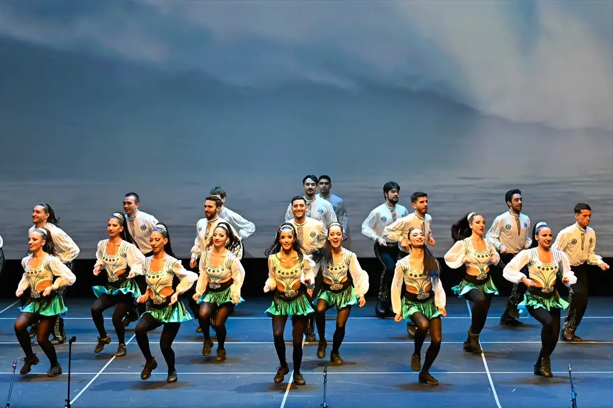rusya-cumhuriyet-bayrami-anadolu-atesi-nin-gosterisiyle-aa-2026-10-29-10