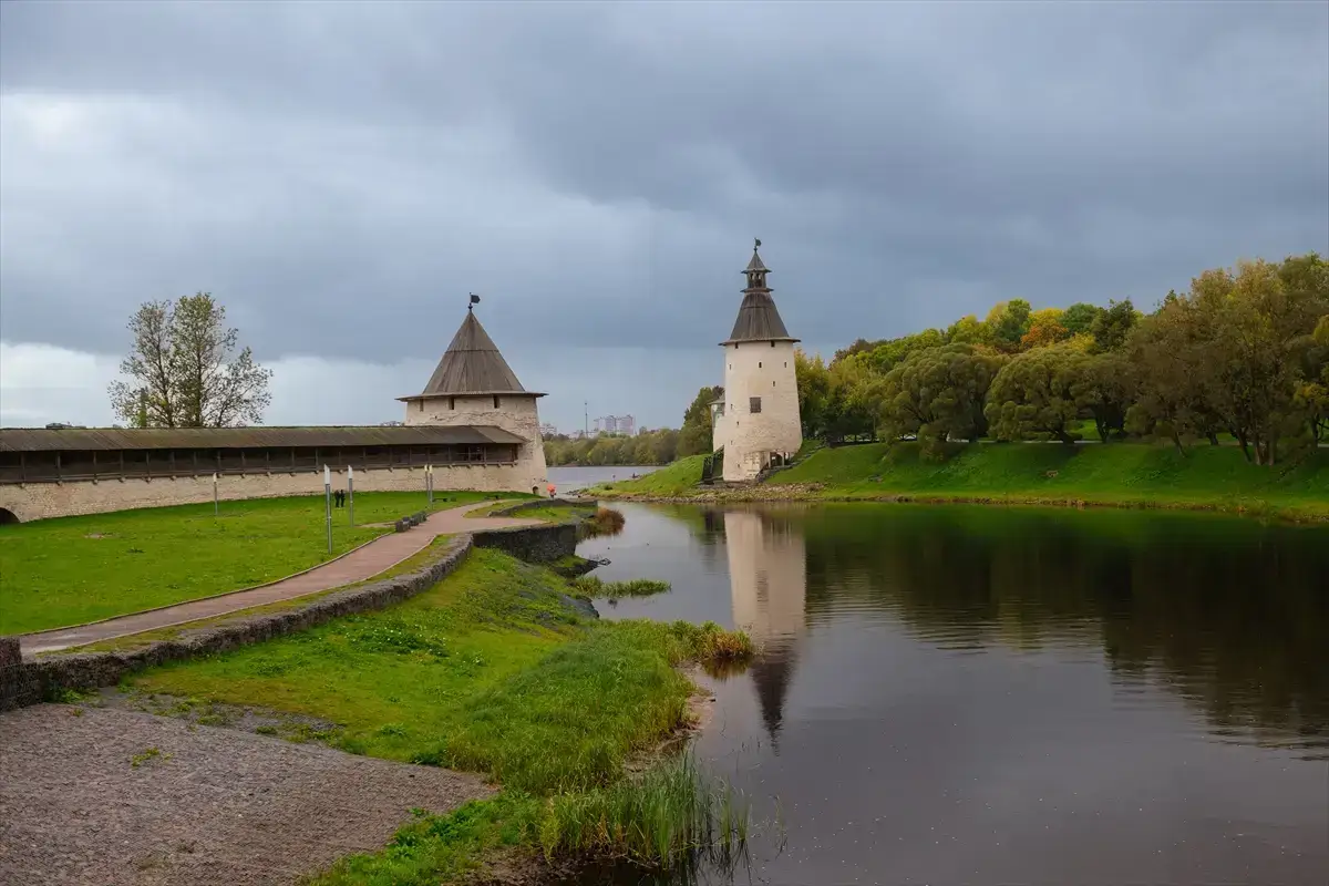 rusya-nin-tarihi-sehri-pskov-mimari-dokusuyla-aa-2026-10-13-09